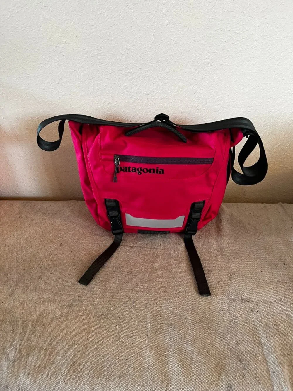 Patagonia Unisex Pink/Black MinMass Light Weight Travel Messenger/School Bag